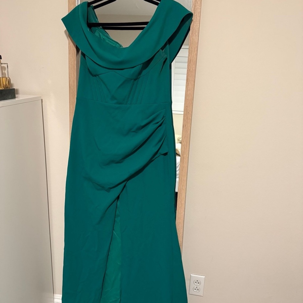 Elegant Green Evening Gown